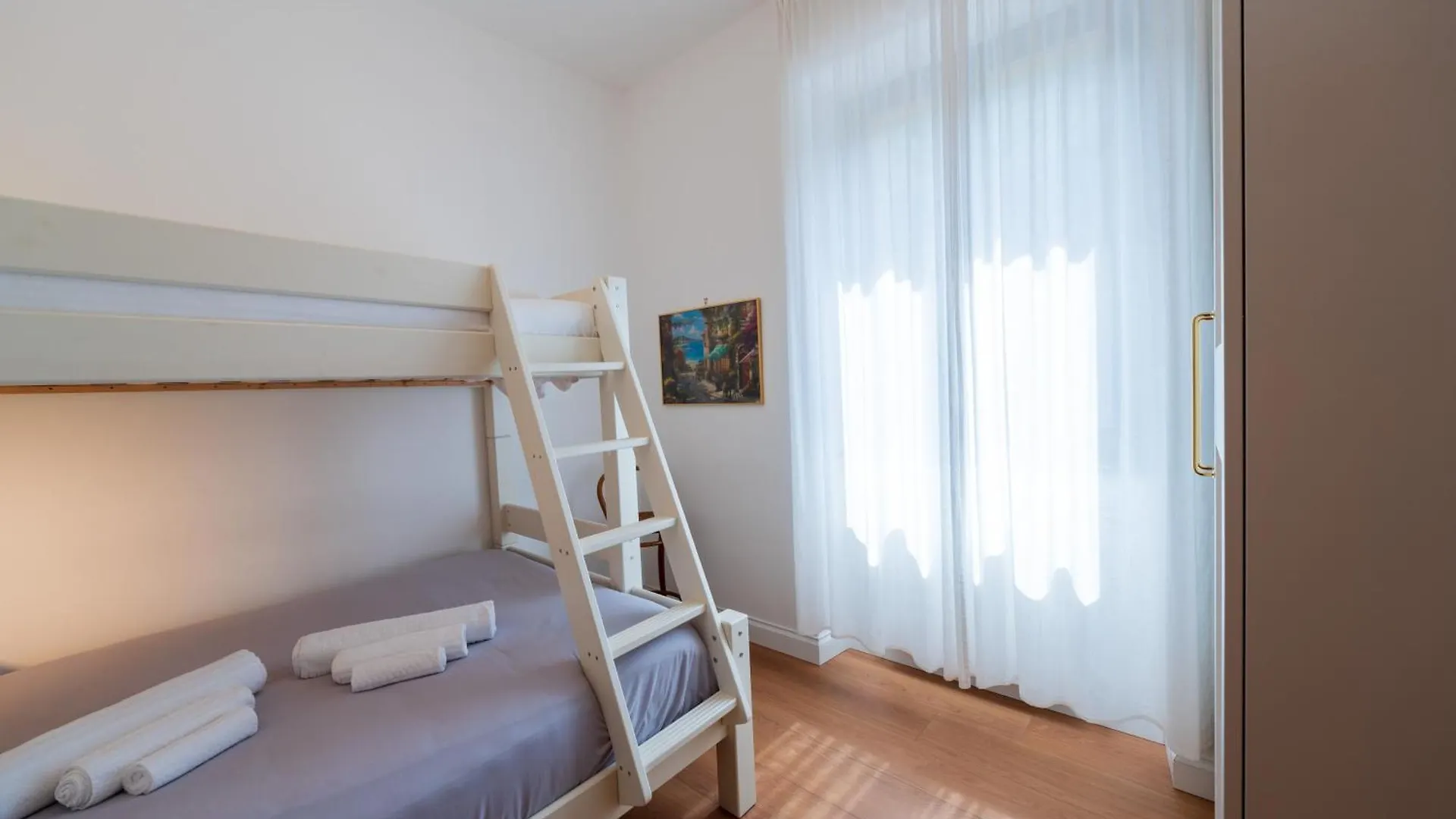 Stunning Apartment- Terrace And Swimming Pool Bellano Apartment