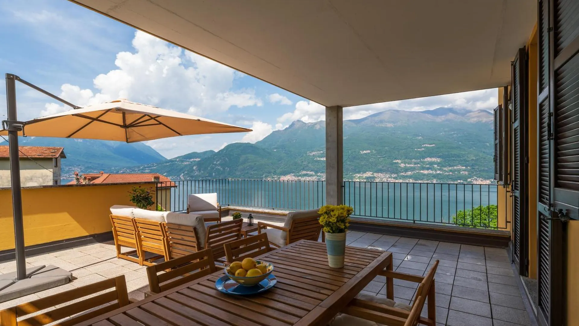 Stunning Apartment- Terrace And Swimming Pool Bellano Apartment